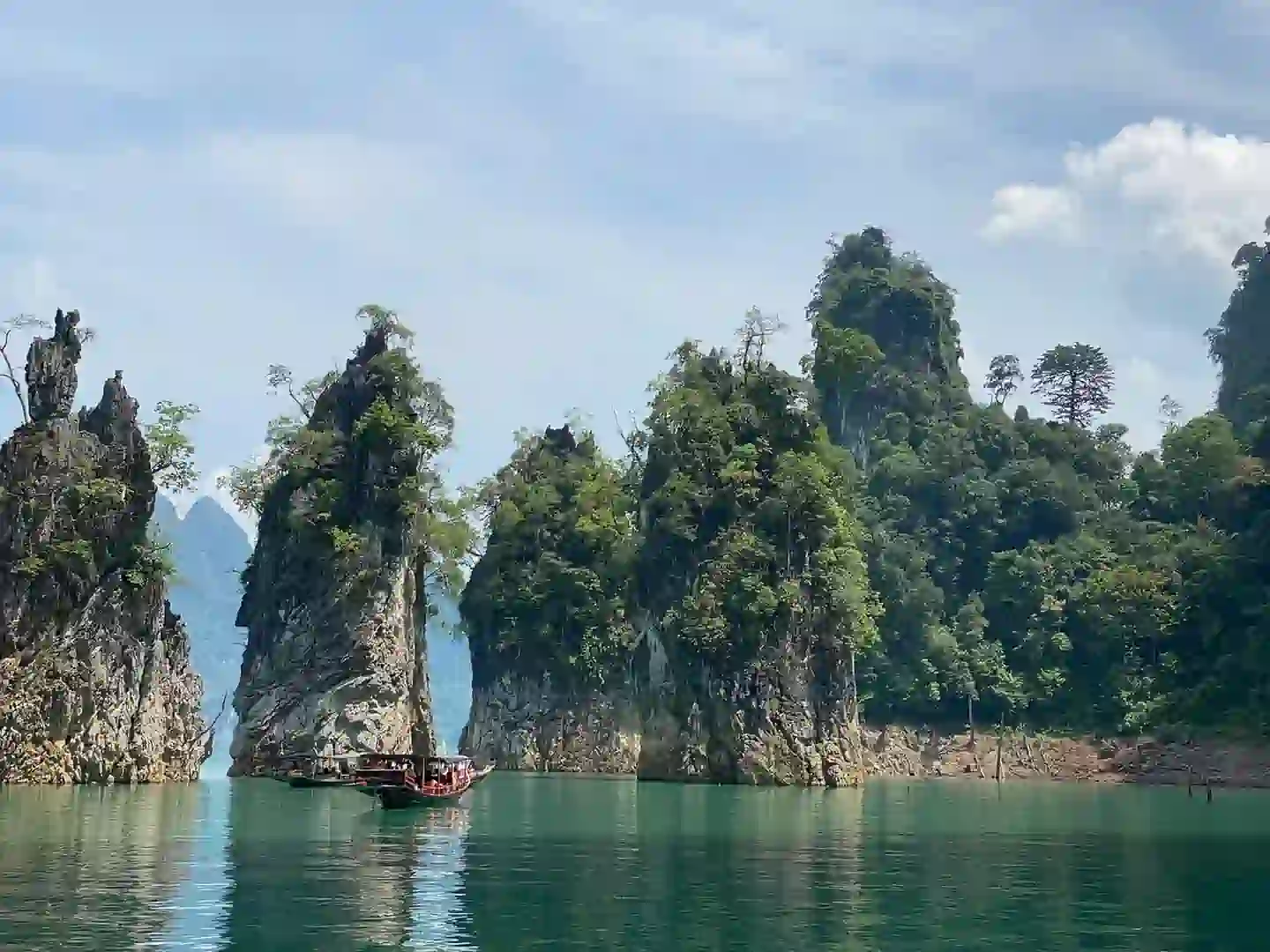 Zatoka Cheow Lan – jezioro w Khao Sok