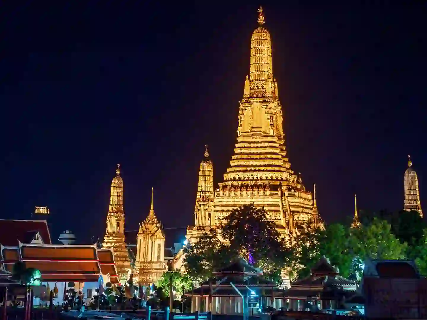 Świątynia Wat Arun o zachodzie słońca