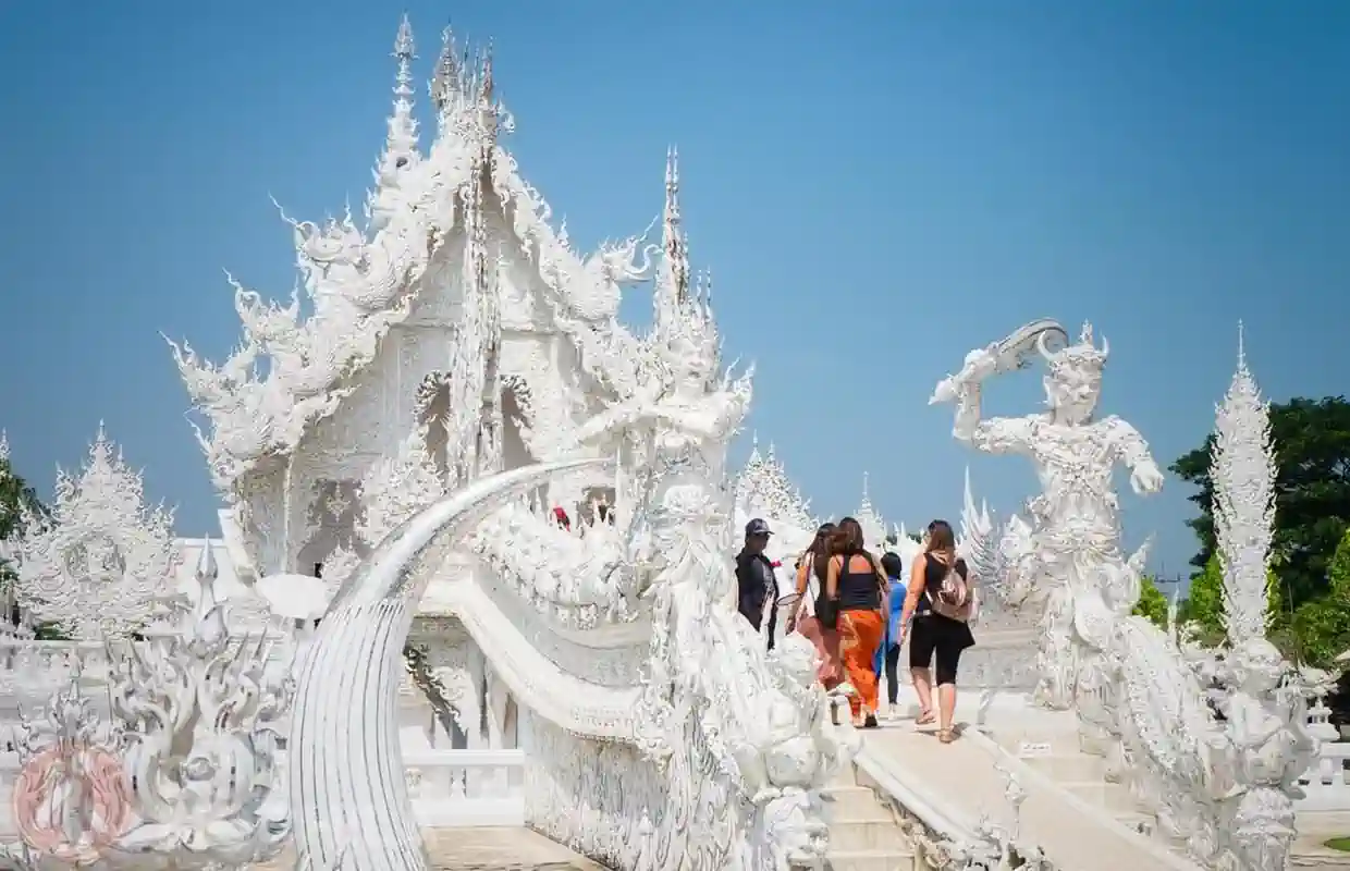 Chiang Mai: Wycieczka 1-dniowa do świątyń Chiang Rai z gorącymi źródłami