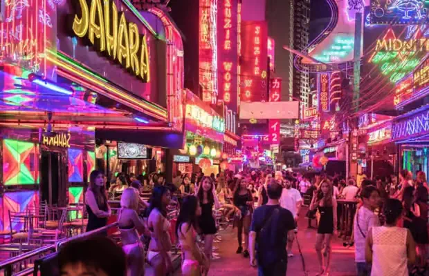 Bangkok: Soi Cowboy, Nana, Soi 11, dachy, kluby i go-go